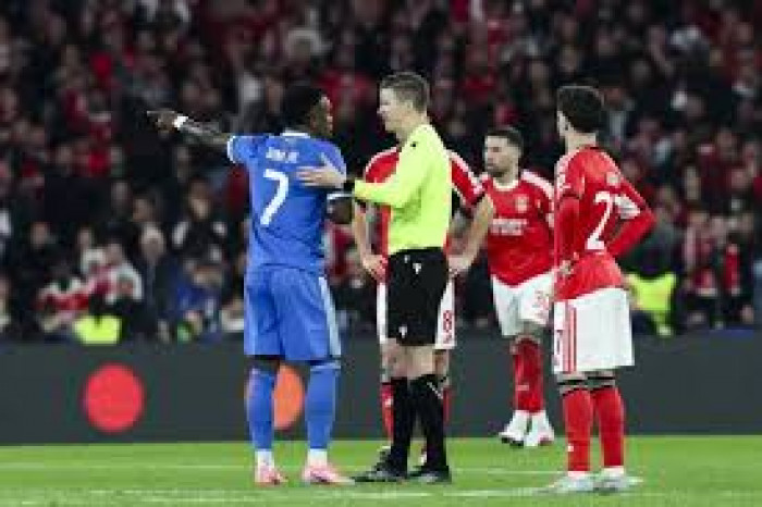 مبابي يطالب بإيقاف بريستياني بسبب إهانة عنصرية مزعومة لفينيسيوس