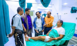 هرهرة يتفقد مصابي الوقفة السلمية أمام بوابة قصر معاشيق