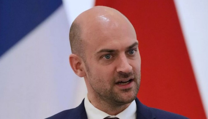 الخارجية الفرنسية: سنستدعي السفير الأمريكي لدي باريس 