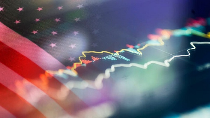 مؤشر الخوف يقفز 20 نقطة مع ضغوط بيعية في وول ستريت 