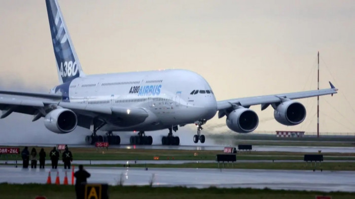 إيرباص تهاجم برات آند ويتني وتخفض مستهدفاتها 