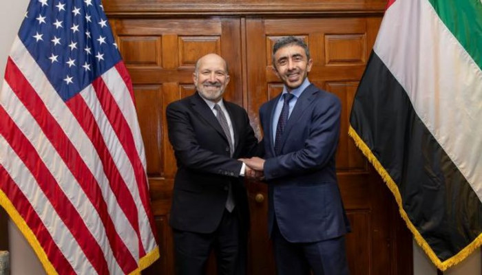 الشيخ عبدالله بن زايد يلتقي وزير التجارة الأمريكي في واشنطن 