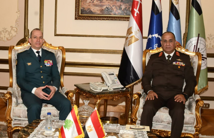 وزير الدفاع المصري يلتقي قائد الجيش اللبناني وزير الدفاع المصري يلتقي قائد الجيش اللبناني