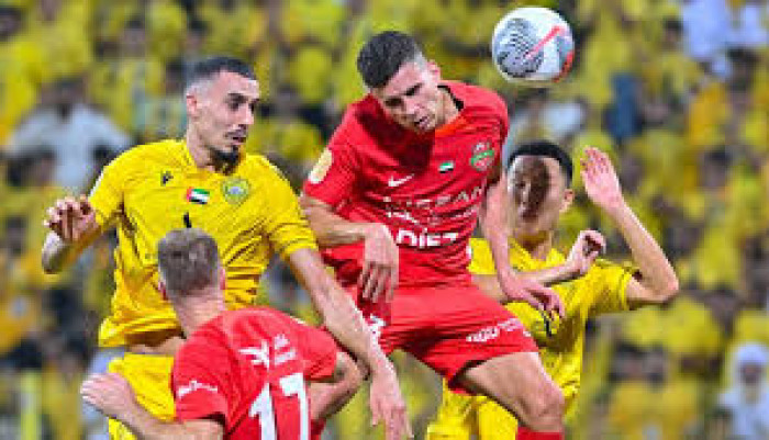 شباب الأهلي يتصدر الدوري الإماراتي بالتعادل مع الوصل