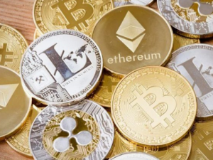 العملات المشفرة تنتعش وتقترب من حاجز 70 ألف دولار