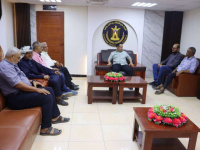 أمين الانتقالي يطلع على الأوضاع السياسية والأمنية في حضرموت