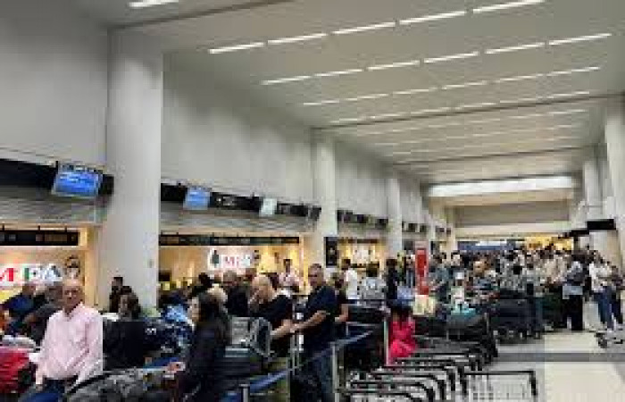 بريطانيا تعتزم إرسال فرق لمساعدة رعاياها على الإجلاء من الشرق الأوسط 