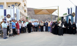 كوادر أمانة الانتقالي تواصل الاحتجاج على إغلاق مقرها