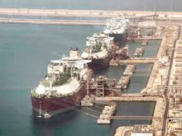 "قطر للطاقة" تخفض العمالة في رأس لفان وتوقف عبور الناقلات