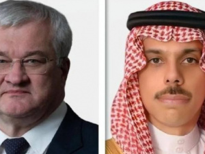 وزيرا خارجية السعودية وأوكرانيا يناقشان مستجدات التصعيد في المنطقة