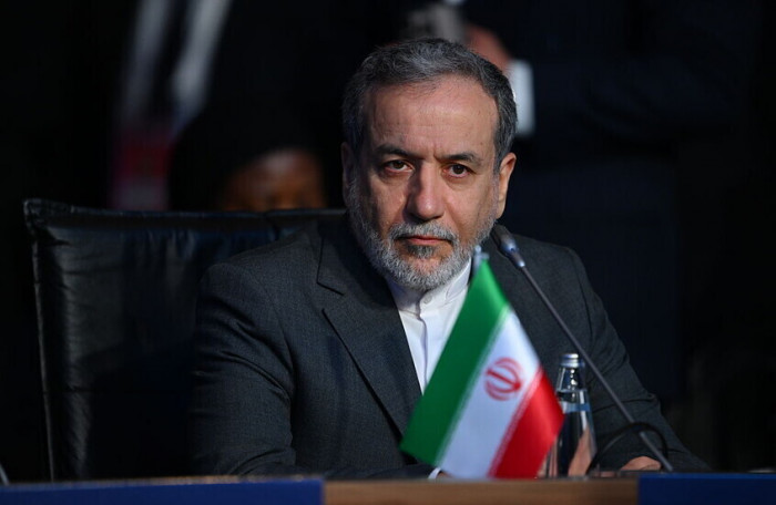 وزير الخارجية الفرنسي يجري اتصالاً هاتفياً بنظيره الفرنسي 