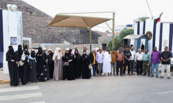 لليوم الـ11.. كوادر أمانة الانتقالي تواصل وقفتها الاحتجاجية في عدن