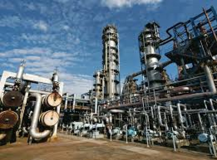 اليابان توجه موقعًا لتخزين النفط بالاستعداد للصرف وسط أزمة إيران