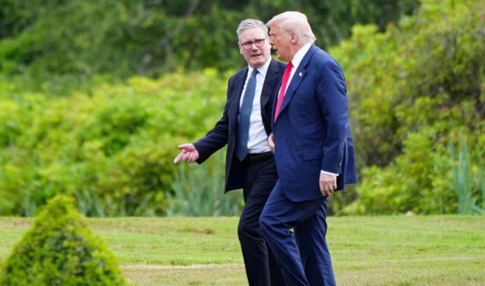 هاتفياً.. ستارمر وترامب يناقشان التطورات في الشرق الأوسط هاتفياً.. ستارمر وترامب يناقشان التطورات في الشرق الأوسط