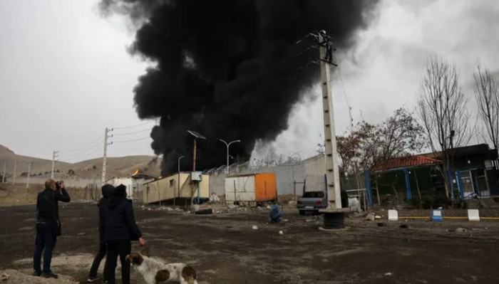 "سينتكوم" للإيرانيين: النظام يعرض حياتكم للخطر "سينتكوم" للإيرانيين: النظام يعرض حياتكم للخطر