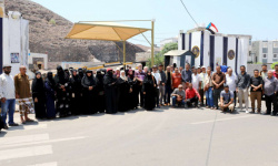 كوادر أمانة الانتقالي تواصل وقفاتها الاحتجاجية لليوم الـ 20