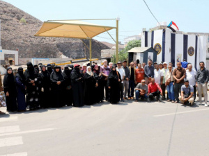 كوادر أمانة الانتقالي تواصل وقفاتها الاحتجاجية لليوم الـ 20