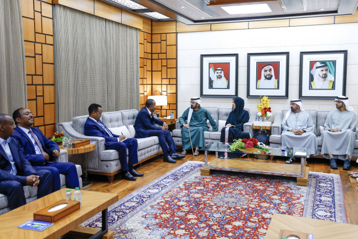 الشيخ  محمد بن راشد وآبي أحمد يبحثان تعزيز التعاون ويؤكدان أهمية تهدئة التصعيد في الم…