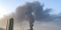نشوب حريق في منطقة الفجيرة بعد استهداف طائرة مسيرة