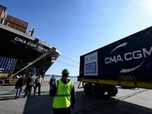 شركة شحن فرنسية عملاقة تقيم ممرات برية بديلة في ظل إغلاق هرمز