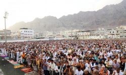 صلاة العيد في عدن.. رسائل الاصطفاف وتجديد العهد الشعبي