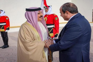 الرئيس المصري يبحث مع العاهل البحريني التحديات الإقليمية والاعتداءات الإيرانية