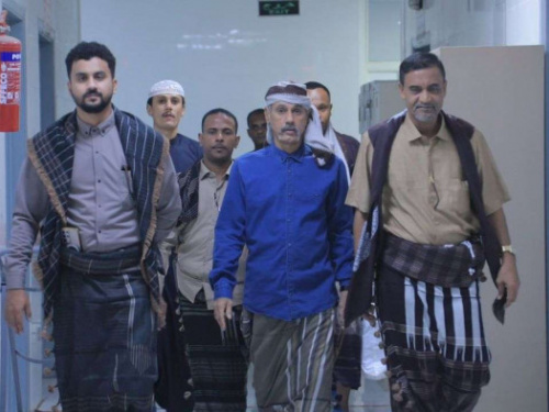 وفد انتقالي وادي حضرموت يتفقد مرضى مستشفى سيئون