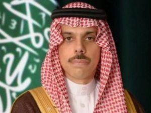 فيصل بن فرحان يتلقى اتصالًا هاتفياً من وزير خارجية جنوب أفريقيا