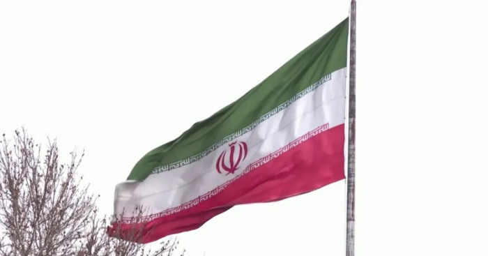 رغم إعلان ترامب.. طهران تكشف حقيقة عقد محادثات مع واشنطن