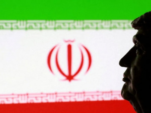 أكسيوس: إدارة ترامب لم تتلق رفضاً إيرانياً للشروط حتى الآن