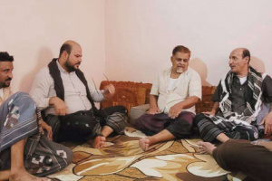 رئيس انتقالي حضرموت يتفقد أسر شهداء الثورة الجنوبية في المكلا