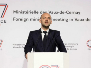 فرنسا تدعو لمهمة دولية عاجلة لتأمين مضيق هرمز