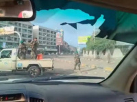 بتوجيهات سعودية.. قوات أمنية تمنع المواطنين من دخول المعلا والتواهي