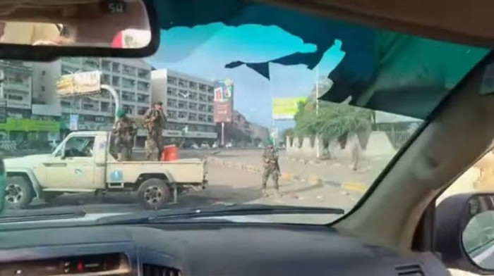 بتوجيهات سعودية.. قوات أمنية تمنع المواطنين من دخول المعلا والتواهي 