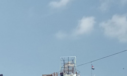 إعادة رفع صورة الرئيس الزُبيدي فوق مقر "عمومية الانتقالي"