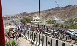 تحليل: الجنوب يفرض معادلته.. رسالة الشارع التي أربكت حسابات الرياض