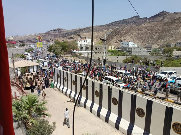 تحليل: الجنوب يفرض معادلته.. رسالة الشارع التي أربكت حسابات الرياض دراسة وتحليل مليونيه فتح مقرات الانتقالي المشهد الجنوبي المشهد العربي للتفاصيل. للتفاصيل. اقرأ المزيد من المشهد العربي 