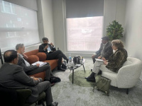 البيض يستعرض التطورات في الجنوب مع صحفيين بريطانيين