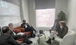 البيض يستعرض التطورات في الجنوب مع صحفيين بريطانيين