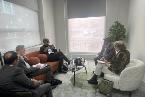 البيض يستعرض التطورات في الجنوب مع صحفيين بريطانيين