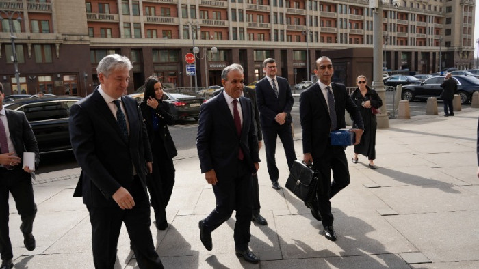 وزير الخارجية المصري يلتقي رئيس مجلس الدوما في موسكو