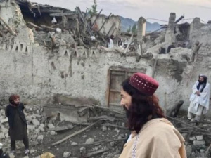 مقتل 12 شخصاً إثر هزّة أرضية عنيفة في أفغانستان