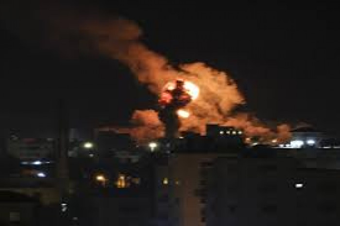 غارات إسرائيلية تستهدف بلدة جنوبي لبنان غارات إسرائيلية تستهدف بلدة جنوبي لبنان