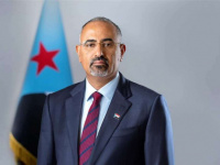 الرئيس الزُبيدي يعزي أسرتي الشهيدين حيدرة والمطحني