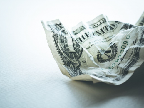 "جيمي ديمون" يحذر من صدمات تضخمية عالمية جراء الحرب