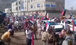 مسيرة جماهيرية حاشدة في الضالع تضامناً مع أبناء حضرموت