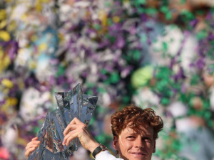 سلسلة فوز سينر بمجموعات متتالية تتوقف رغم انتصاره في مونت كارلو