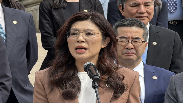 الرئيس الصيني شي جينبينغ يستقبل زعيمة المعارضة التايوانية في بكين 