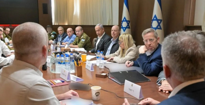 الكابينت الإسرائيلي يعقد اجتماعًا عاجلًا بعد إعلان ترامب حصار هرمز 