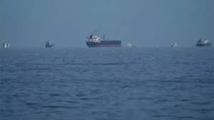 الصين تحث على الهدوء بعد تهديد ترامب بالسيطرة على مضيق هرمز 